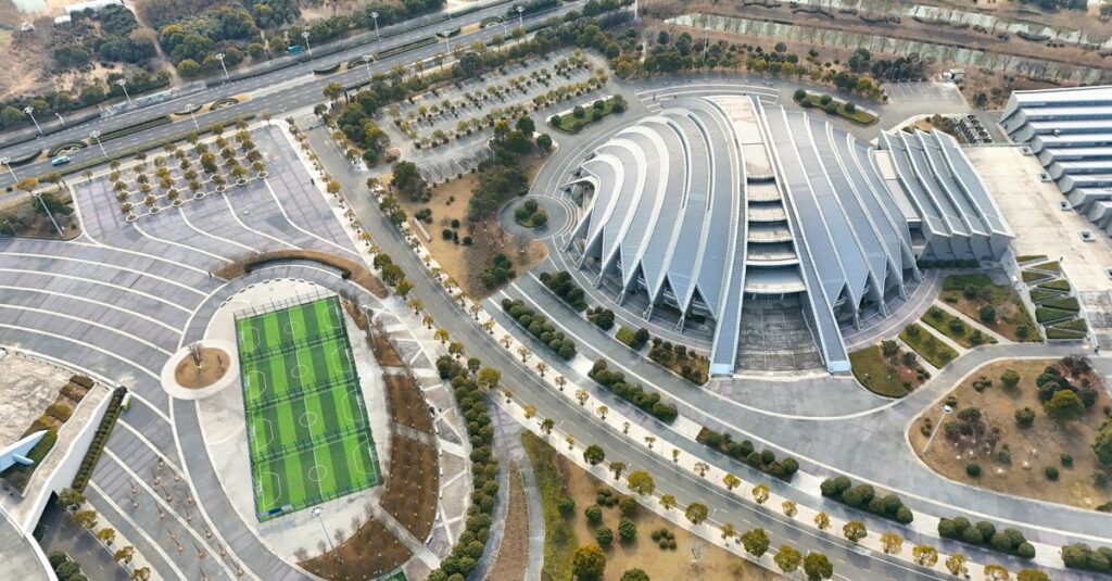 Ataşehir'de Kapalı Halı Saha mı Açık Halı Saha mı Tercih Edilmeli?