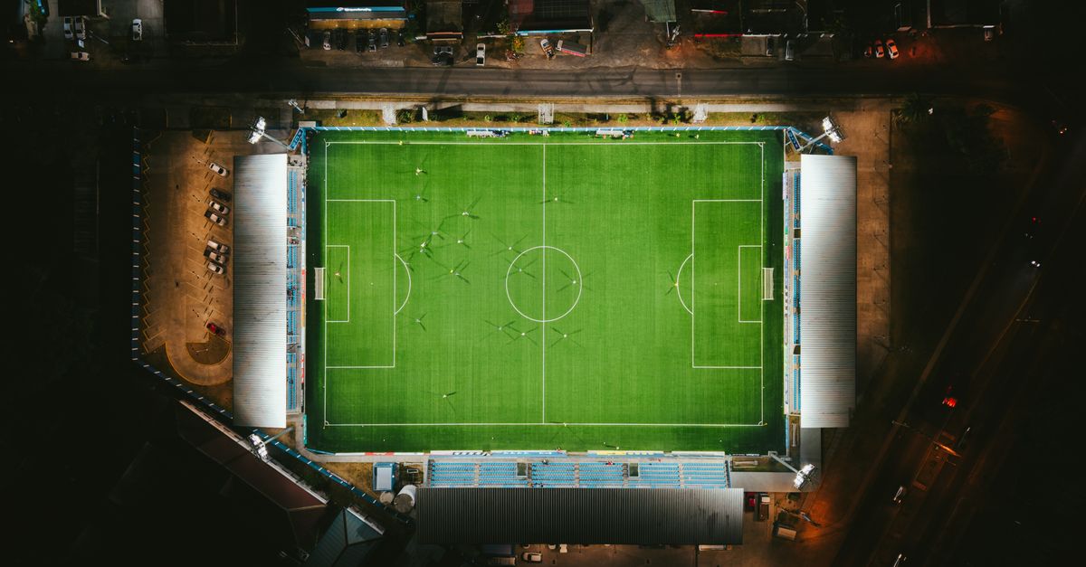 Ataşehir’de Gece Futbol Oynamak İsteyenler İçin Halı Saha Rehberi